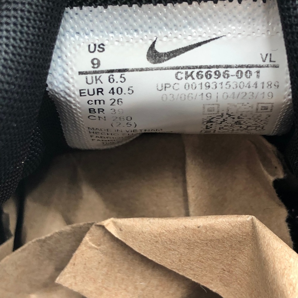 Nike Women's Black and Pink Running Shoes - Picture 9 of 10